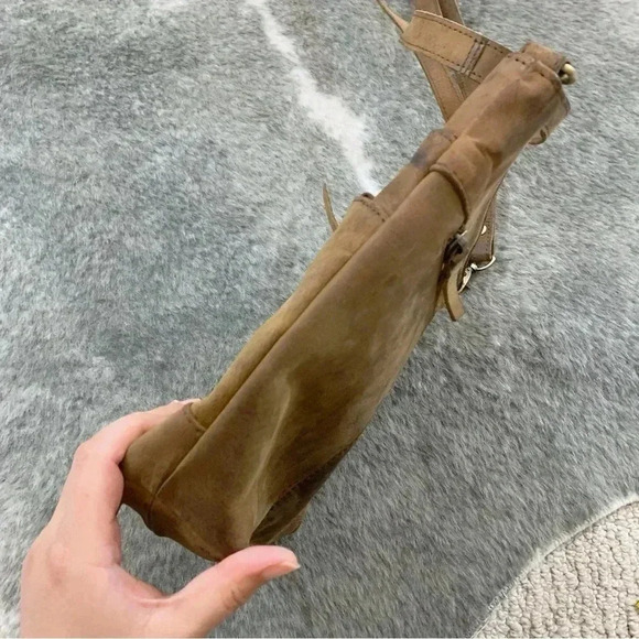 Komal’s Passion Leather Crossbody Bag - Picture 10 of 16